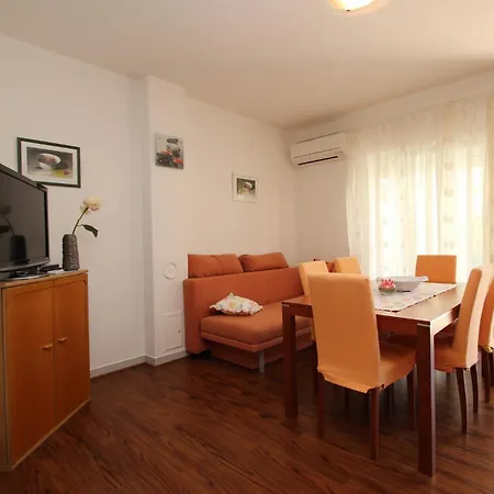 Apartament Rose *